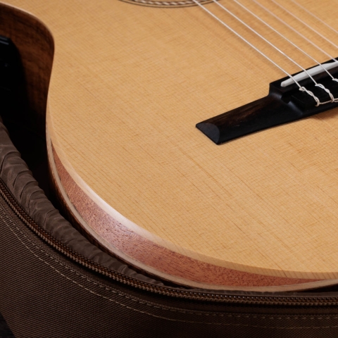 Academy Series アコースティックギター | Taylor Guitars
